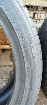 Letní pneu 275/35 R20 a 245/40 R20
