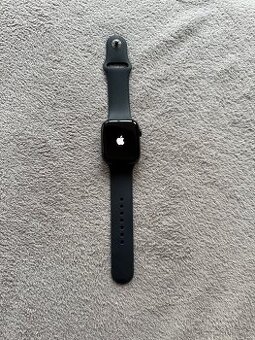 Apple Watch Series 7 45mm (GPS + Cellular) z hliníku