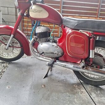 Jawa panelka 350