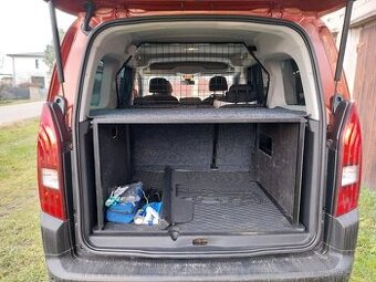 Vestavěný box / klec pro psa - Rifter / Berlingo / ProAce