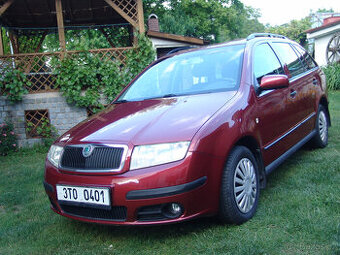Škoda Fabia combi 1.2i 47KW s klimatizací.
