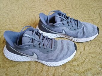 Tenisky boty NIKE REVOLUTION 5 vel. 42,5 EU