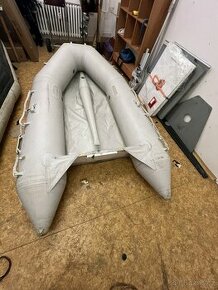 Clun Quicksilver 270 s motorem Johnson 5 (6)hp