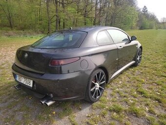 Alfa Romeo GT benzín