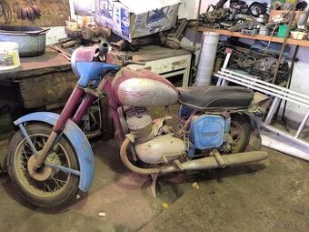 Jawa 350 s přepsatelnymi doklady