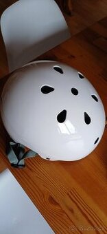 Přilba skate, koloběžka, brusle