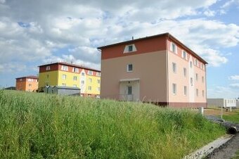 NOVÉ BYTY 1+KK,BEZ KAUCE,POUZE PRO 100%NEKUŘÁKY,PARKOVIŠTĚ