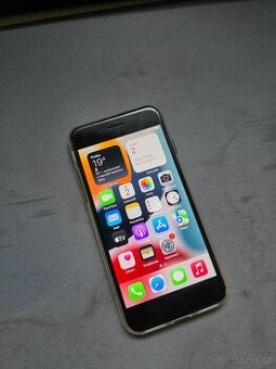 Iphone 7, 32GB + průhledný kryt