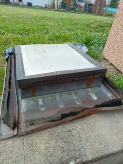 Měděný střešní výlez