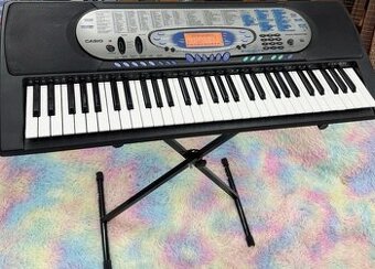 Klávesy za poloviční cenu, moc pěkné značkové  pro začáteční