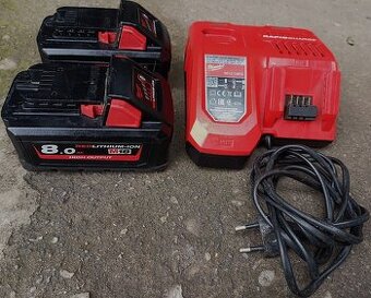 MILWAUKEE Inteligentní nabíječka M12-18 C