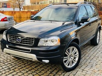 Volvo XC90 2.4D5 4x4 AUT NAVI SENZORY VÝHŘEV SERVISKA
