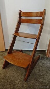 Rostoucí židle masiv