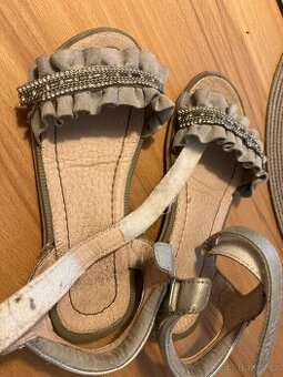 Darujeme dětské sandálky,vel 29