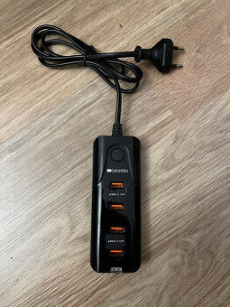Univerzální nabíječka do sítě 4xUSB