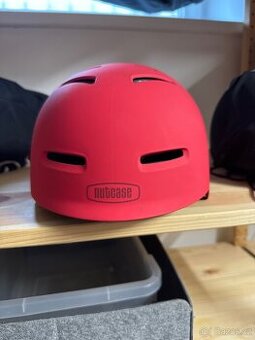 Nutcase helma velikost M