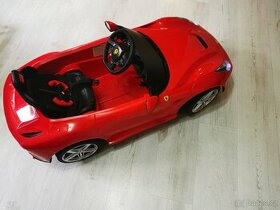 Detske elektricke auticko Ferrari