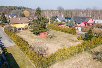 Prodej stavebního pozemku 1300 m2 v obci Záryby.