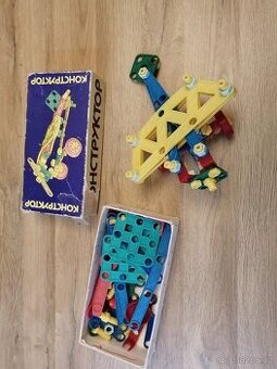 retro hra - konstruktér