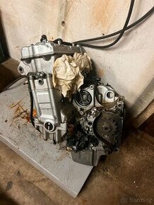 Kawasaki Zx7r motor