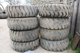 Unk 320 kola 17,5-25 20 pláten 8 kusů