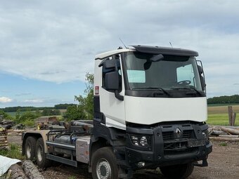 Hákový nosič kontejneru Renault 6 × 6