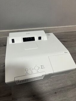 Projektor Hitachi - 1