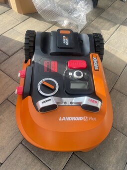 Worx Landroid M700 Plus WR167E s Wi-Fi a Bluetooth 700 m²