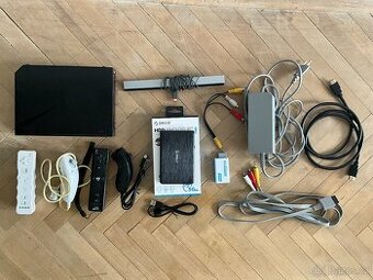 Nintendo Wii - 2 ovladače - HDD plný her (Rozprodej sbírky)
