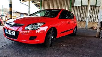 hyundai i30 1.4 benzin ( top stav )