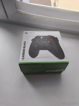 bezdrátový ovladač Xbox Carbon Black
