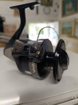 Rybářský naviják Daiwa df cat 100