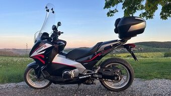 Honda Integra NC 700D, SLEVA