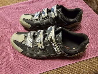 MTB tretry Specialized vel. 45