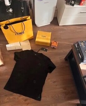 Fendi triko vel.M + náramek Louis Vuitton unisex