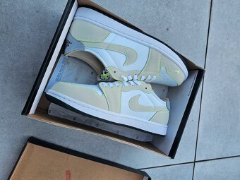 AIR JORDAN 1 LOW