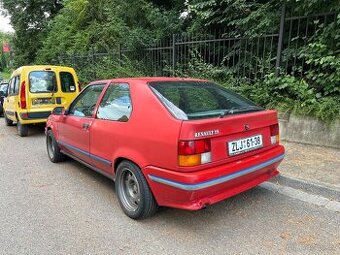 Renault 19