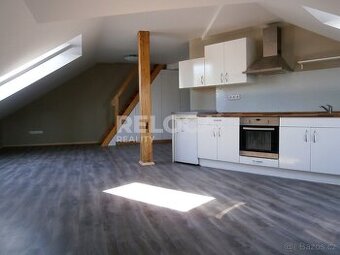 1+kk+patro na spaní, 48m2, Slaný, Navrátilova, nová půdní ná