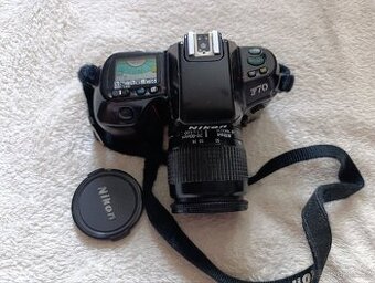 Fotoaparát Nikon F70 + Objektiv
