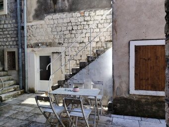 CHORVATSKO: Prodej domu 180 m² v Kastela,Dalmácie