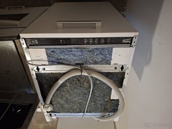 Kuchyňská linka se spotřebiči