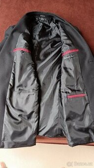 Giancarlo Luca nový oblek