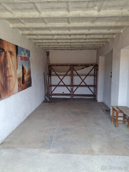 Velká garáž Havlíčkův Brod vedle sídl. Výšina (ul. Reynkova) - 1