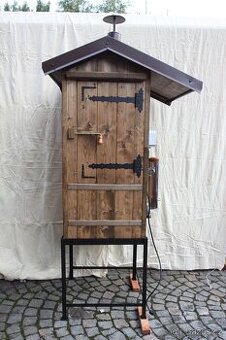 Dřevěná udírna s Dymboxem SKLADEM