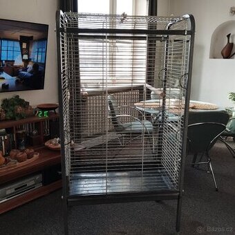 Prodám voliéru pro většího papouška - 1