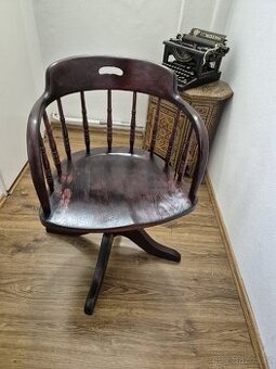 Unikátní kapitánská židle z doloženou historii a příběhem