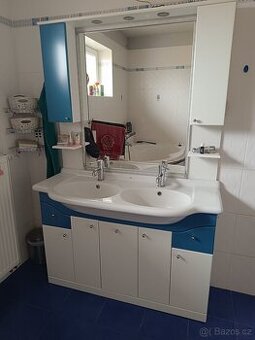 Koupelnová skříňka se zrcadlem