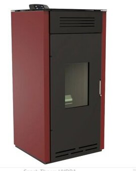Peletová krbová 24kW kamna s výměníkem do topného systému