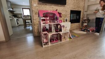 Domeček pro panenky