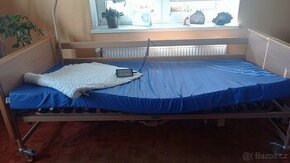 Elektronická postel s matrací